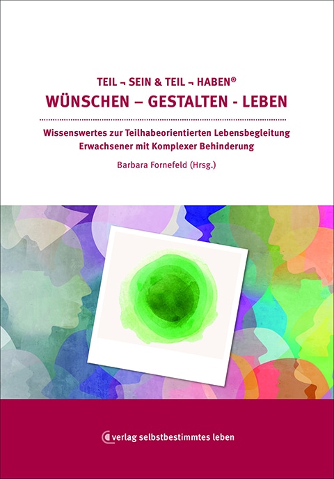 Farbenfroher Aquarell-Hintergrund mit Puzzleteilen und einem grünen Kreis in der Mitte. Cover des deutschen Buches „Teil=sein & Teil=haben“, herausgegeben von Barbara Förnefeld.